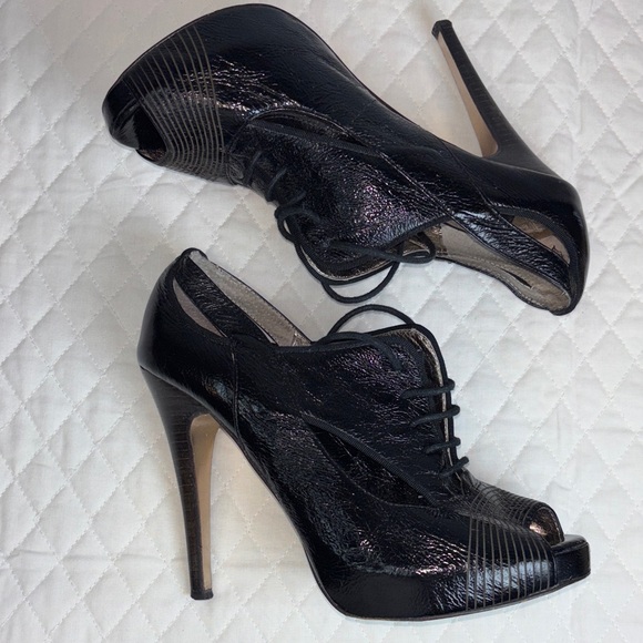 Shoes - Black Oxford Style Lace up Peep-Toe Platform Leather Heels Made in Italy. Size 6